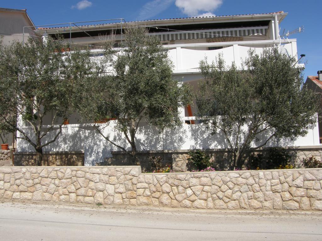 Apartments Marino Povljana Esterno foto