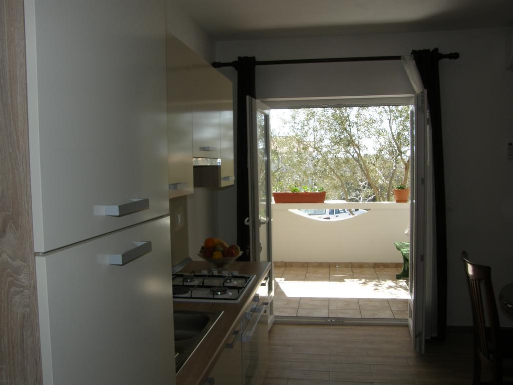 Apartments Marino Povljana Esterno foto