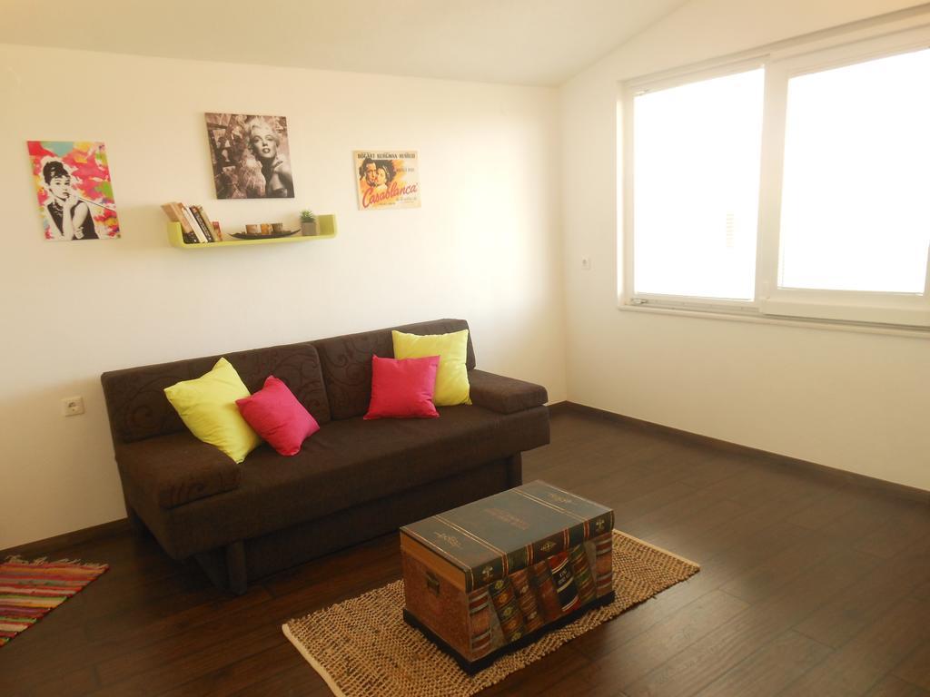 Apartments Marino Povljana Esterno foto